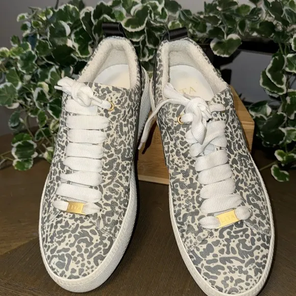 Lita by Ciara Platform sneakers:  (J111)