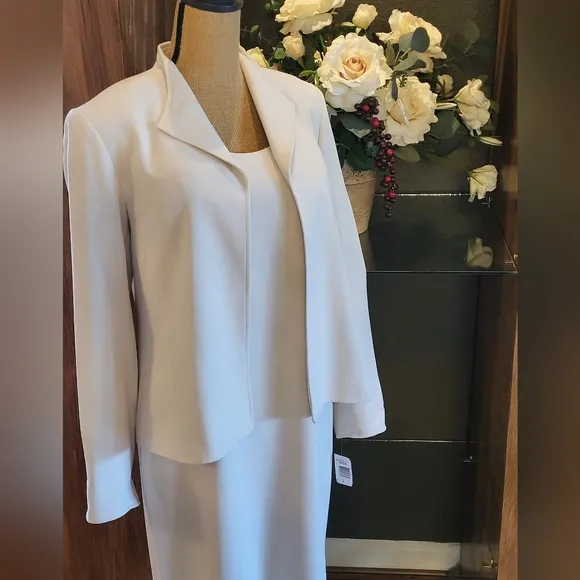 Louben off white size 10 dress suit NWT