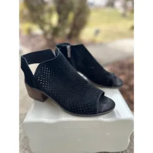 Lucky Brand Peep Toe Booties Perforated Suede Heeled Ankle Boots Size‎ 7.5