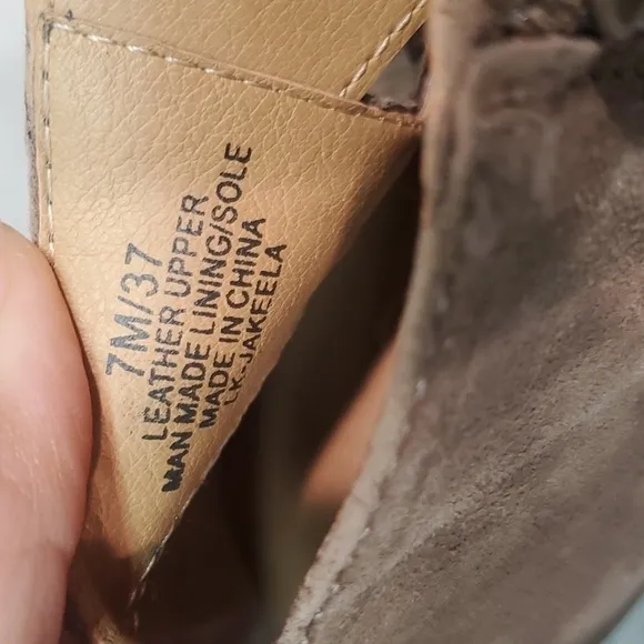 Lucky Brand Womens Jakeela Ankle Taupe Suede Heels Cutout boots shoes sz 7M