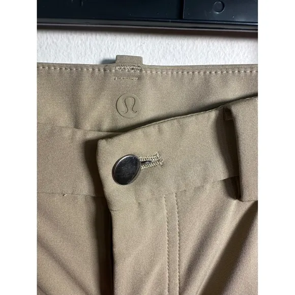 Lululemon ABC Pants Relaxed Fit Stretch Commuter Khaki Tan Men's Size