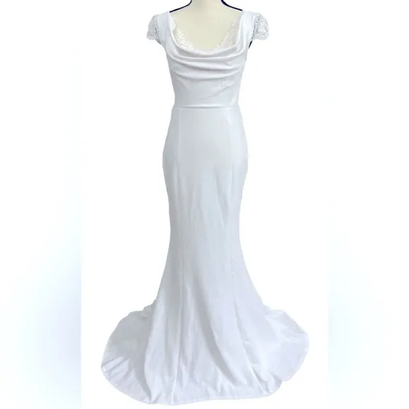 LULU's Bridal Wedding Chic Modern Sexy Elegant Lace Mermaid Trumpet Gown NWOT