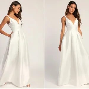 LULU's Bridal Wedding Chic Modern Sexy Minimalist Ballgown • Small NWT