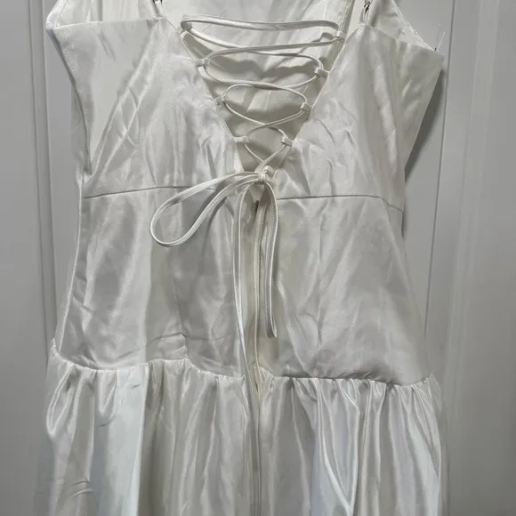 Lulus Modern Adoration NWOT size Medium White Satin Drop Waist Lace-Up Dress
