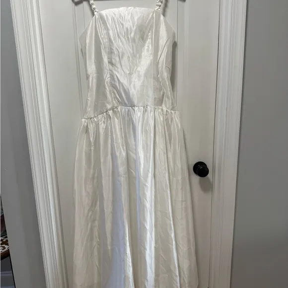 Lulus Modern Adoration NWOT size Medium White Satin Drop Waist Lace-Up Dress