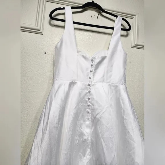 Lulus Modern Affection White Taffeta Pleated Sleeveless Maxi Dress Wedding
