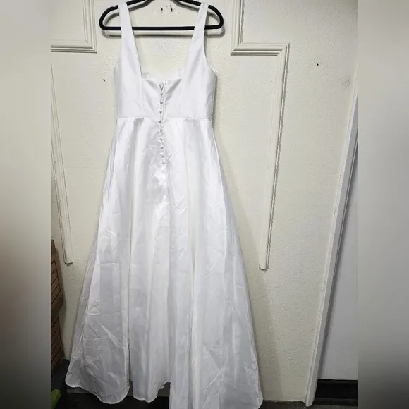 Lulus Modern Affection White Taffeta Pleated Sleeveless Maxi Dress Wedding