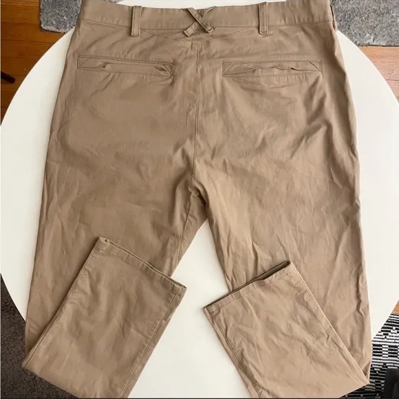 Mack Weldon Men’s Maverick Tech Chino Pant Sandstorm Brown 42x34 NWOT