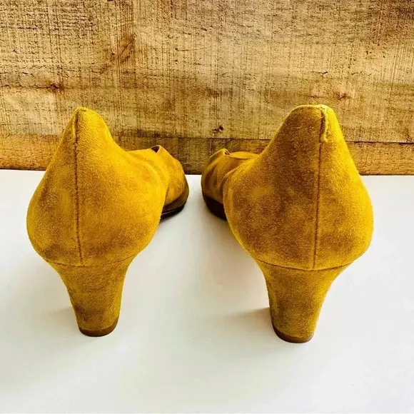 Madewell Suede The Etta Pump in Ochre Chartreuse