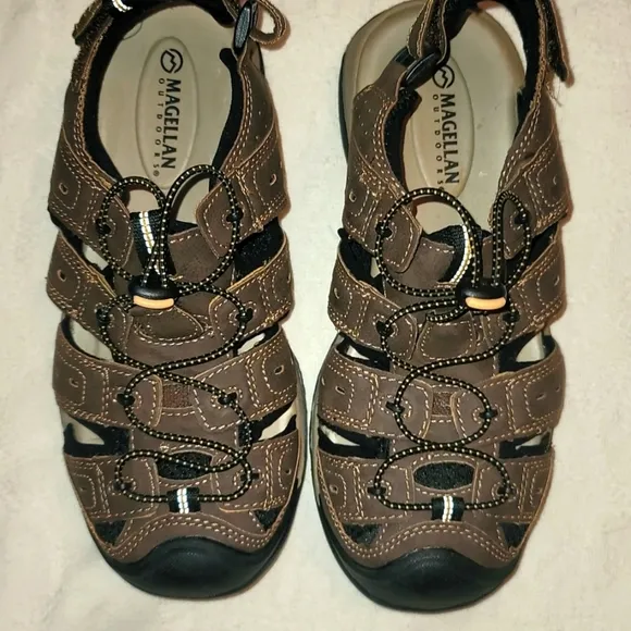 Magellan sandals brown elastic shoe lace close toe hiking sandals sz 7D