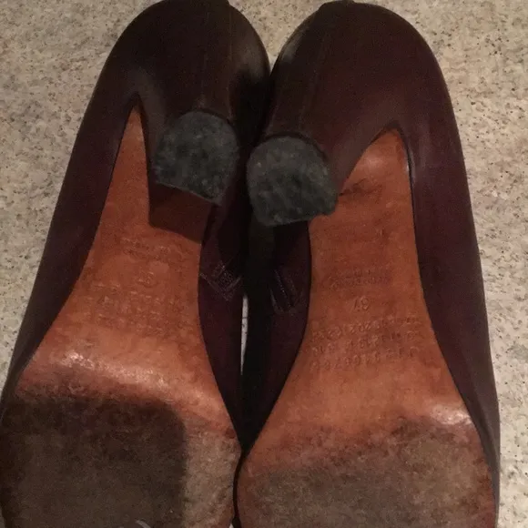 MAISON MARTIN MARGIELLA real leather made in Italy brown peep toe bootie…
