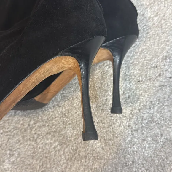 Manolo Blahnik Suede Fringe Trim Accent Boots size 8.5