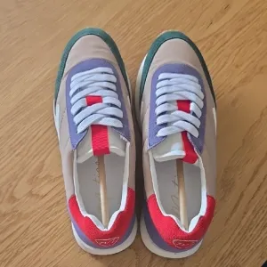 Matisse Farrah Sneakers with Colorful Design