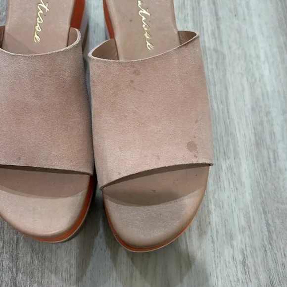 Matisse Femme platform wedgle  Orange and Cream size 9