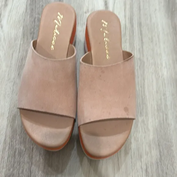 Matisse Femme platform wedgle  Orange and Cream size 9