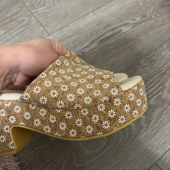 Matisse Terry Woman’s Platform Slide Sandals 👡