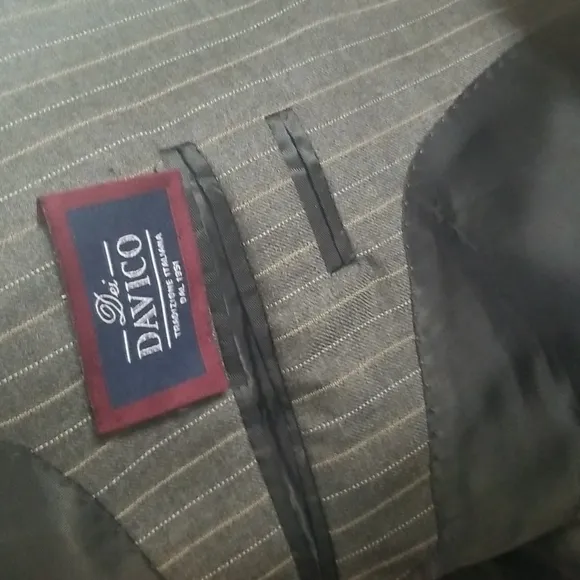 Men's 2 piece classic fit blazer and pleated pants