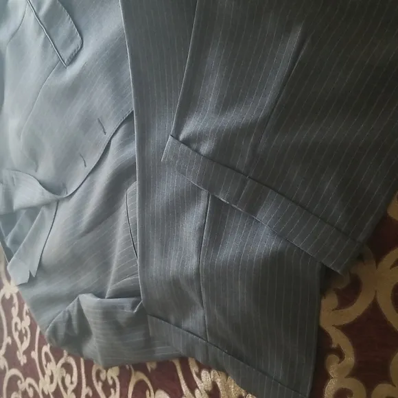 Men's 2 piece classic fit blazer and pleated pants