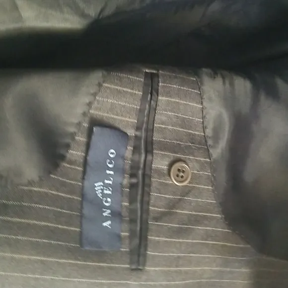 Men's 2 piece classic fit blazer and pleated pants