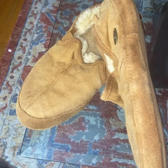 Men’s Acorn Slipper Tan Lined 7.5/8.5 sheepskin , fluffy