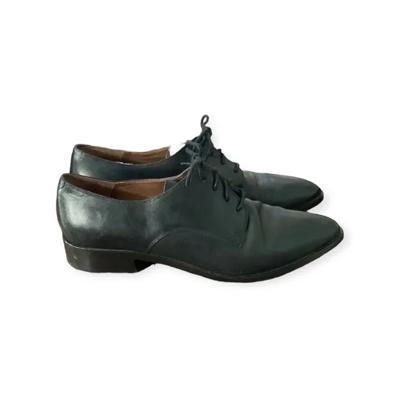 Men’s black, leather Frye dress shoes, size 11‎