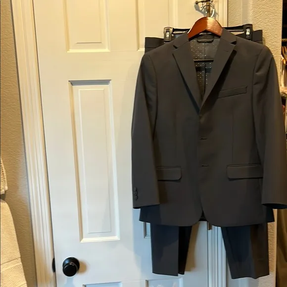 Men's Classic Gray Suit