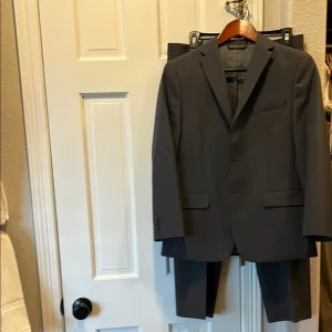 Men's Classic Gray Suit