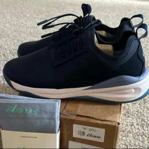 Men’s Classic Navy Blue Clove Nursing Shoes Size 10.5