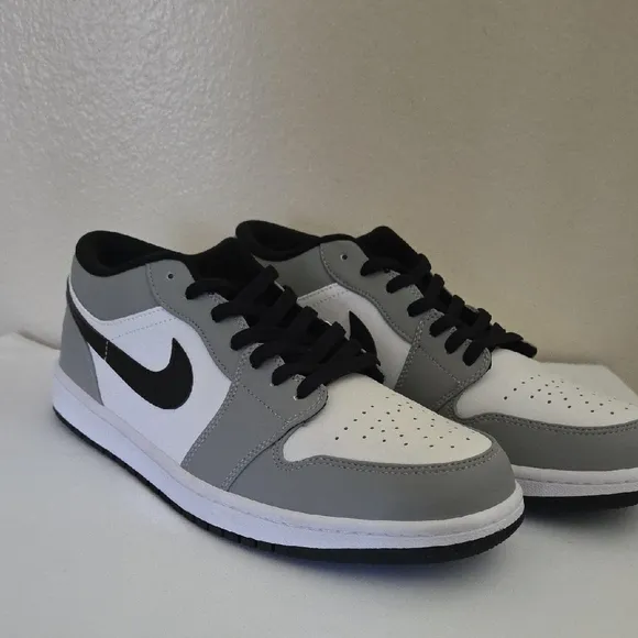 Men's Gray and Black Nike Sneakers