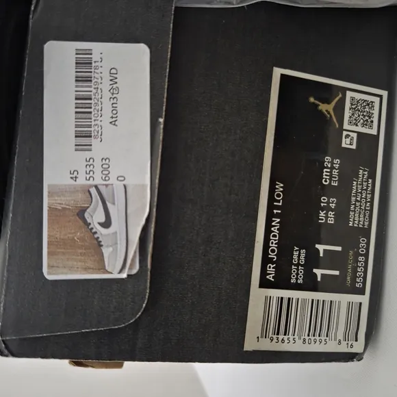 Men's Gray and Black Nike Sneakers