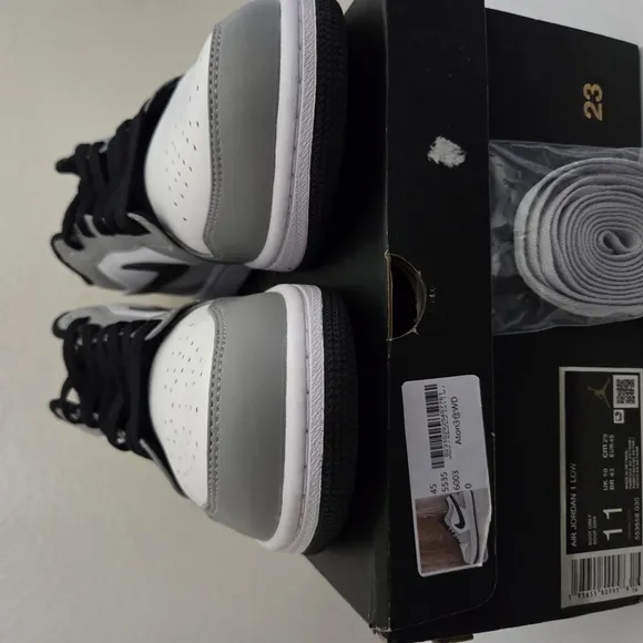 Men's Gray and Black Nike Sneakers