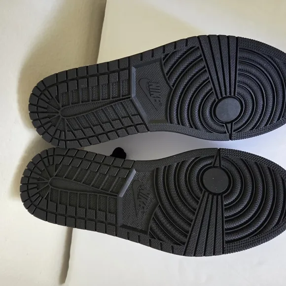 Men's Gray and Black Nike Sneakers