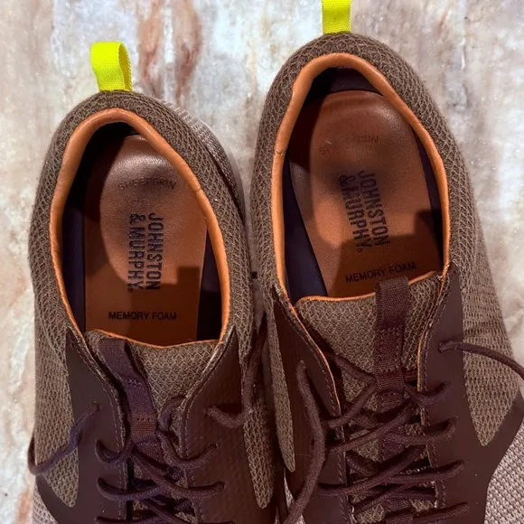 Men’s JOHNSTON &amp; MURPHY Holden Knit U-Throat shoes. Size 10.5
