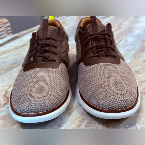 Men’s JOHNSTON &amp; MURPHY Holden Knit U-Throat shoes. Size 10.5