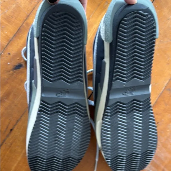 Men's Nike Gray and White Sneakers 9.5 worn inside once like new