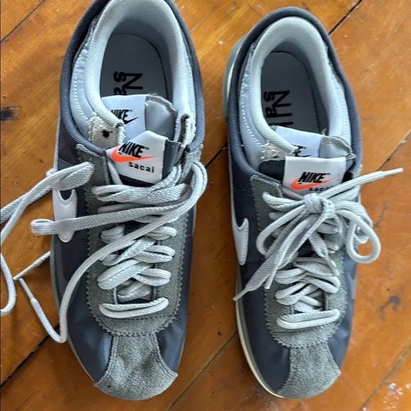 Men's Nike Gray and White Sneakers 9.5 worn inside once like new