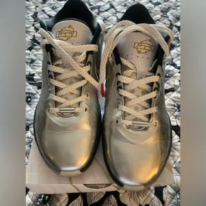 Men's Silver Athletic Shoes