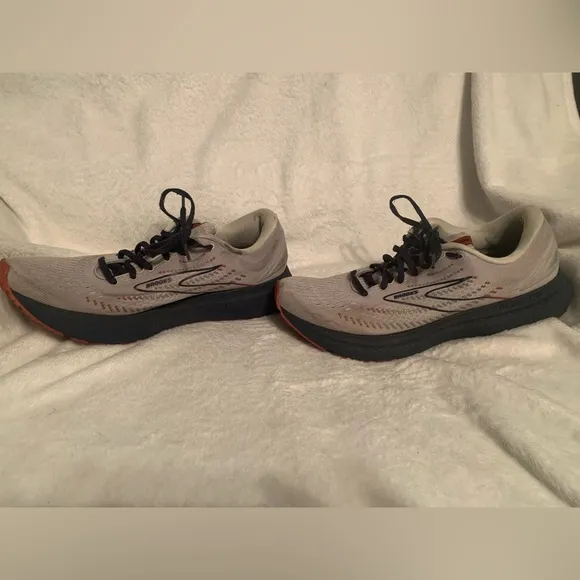 Men’s size 13 Brooks Glycerin sneakers