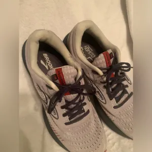 Men’s size 13 Brooks Glycerin sneakers
