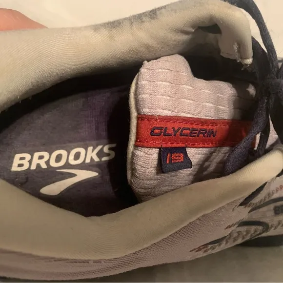 Men’s size 13 Brooks Glycerin sneakers