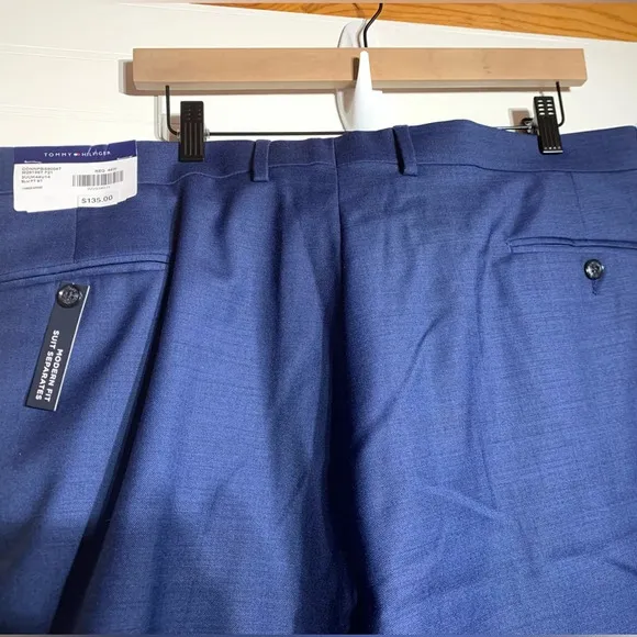 Men’s Tommy Hilfiger blue dress pants modern fit 44” waist 32” inseam.
