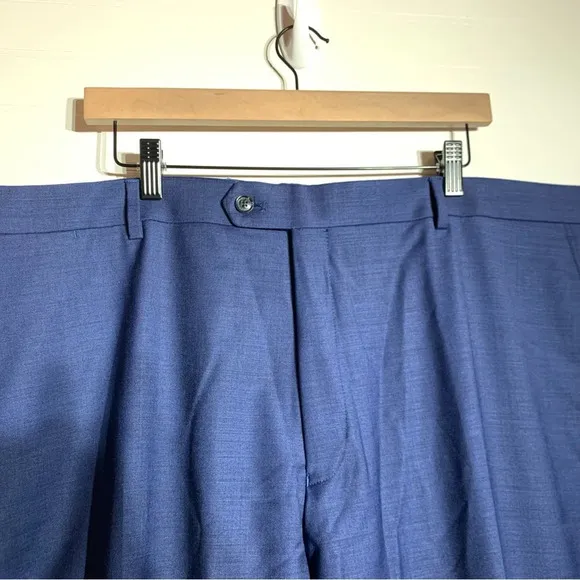 Men’s Tommy Hilfiger blue dress pants modern fit 44” waist 32” inseam.