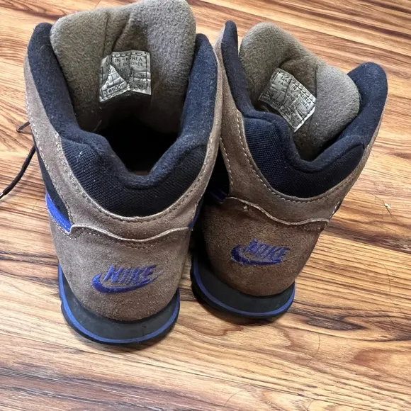 Men’s Vintage Nike ACG Boots Size 9