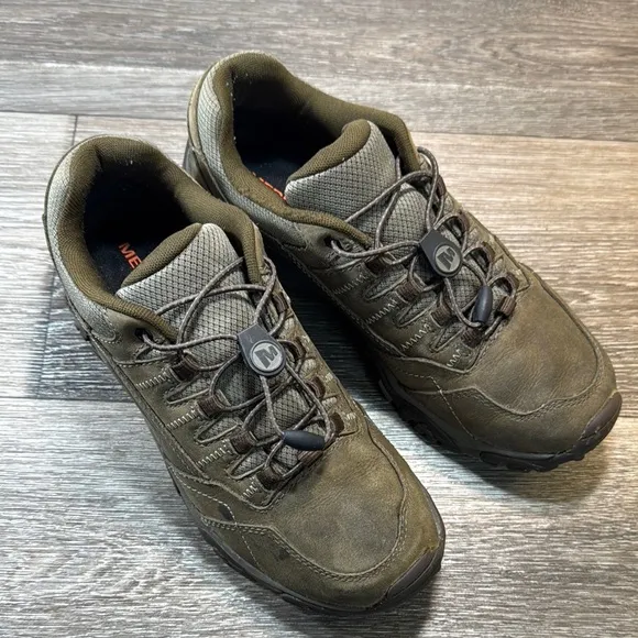 Merrell Brown Athletic hiking Shoes Rugged Design Outdoor men’s size 9 (b75)