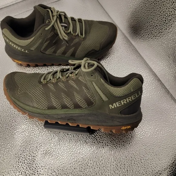 Merrell Mens Nova Tactical Sz 8 shoes. Dark olive, synthetic, machine washable.