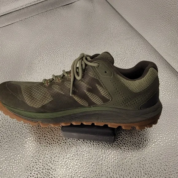 Merrell Mens Nova Tactical Sz 8 shoes. Dark olive, synthetic, machine washable.