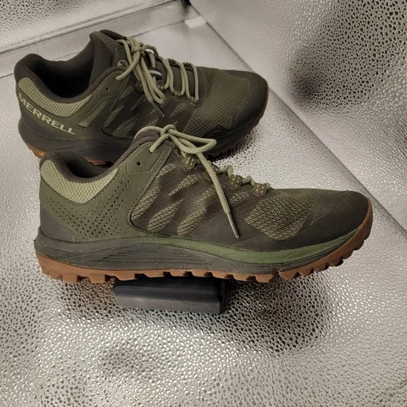 Merrell Mens Nova Tactical Sz 8 shoes. Dark olive, synthetic, machine washable.