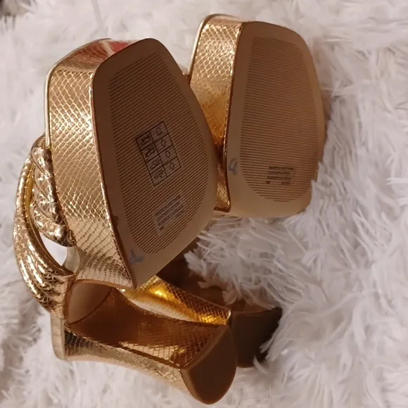 Michael Kors Womens Portia Gold Quilted Leather Platform Sandals Shoes NEW