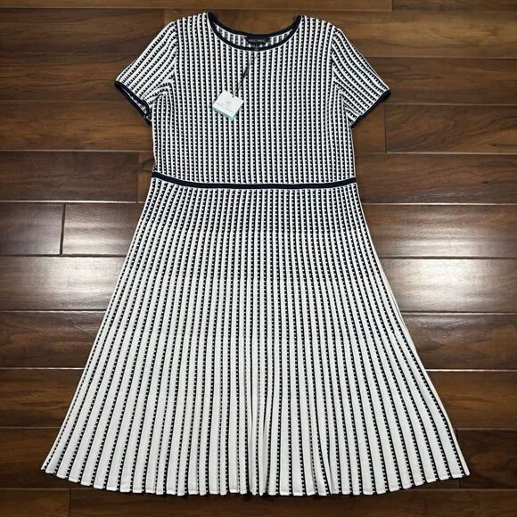 Ming Wang Size Large Navy Blue‎ White Striped Modern Fit Soft Knit A Line Dress