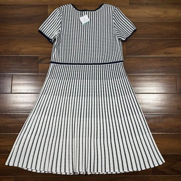 Ming Wang Size Large Navy Blue‎ White Striped Modern Fit Soft Knit A Line Dress
